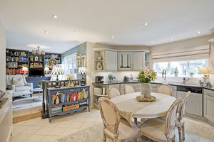 Breakfast kitchen- click for photo gallery